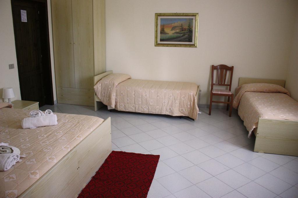 Hotel La Pineta Арбореа Екстериор снимка